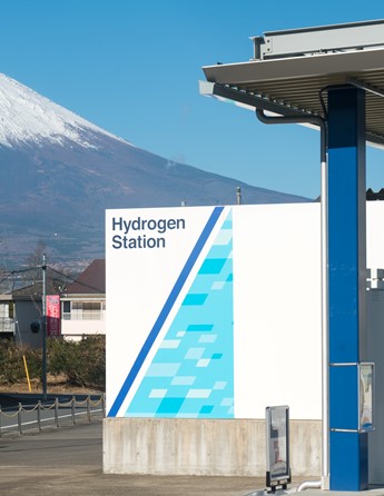 Shutterstock 2413734531